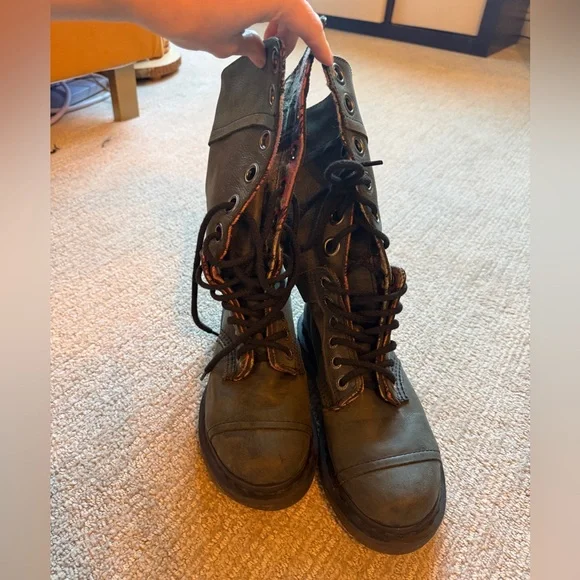 Green Dr Martens - Picture 6 of 9